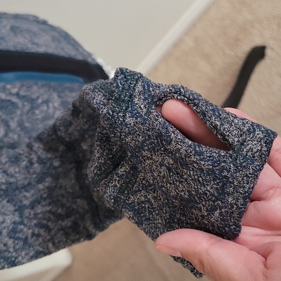 💙 LULULEMON FLORAL ACTIVE JACKET. - Picture 9 of 10